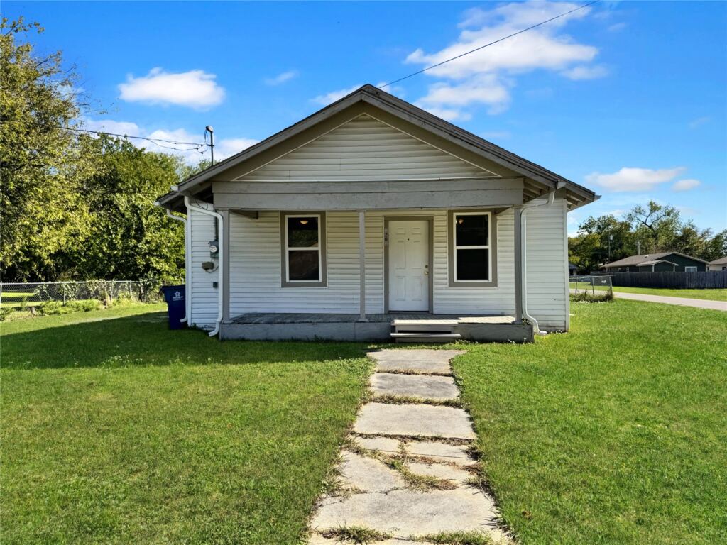 1201 E 3rd Avenue, Corsicana, TX 75110 — photo 1