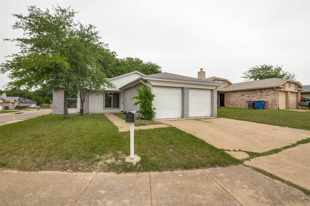 6952 Sammy Circle, Dallas, TX 75237 — photo 1