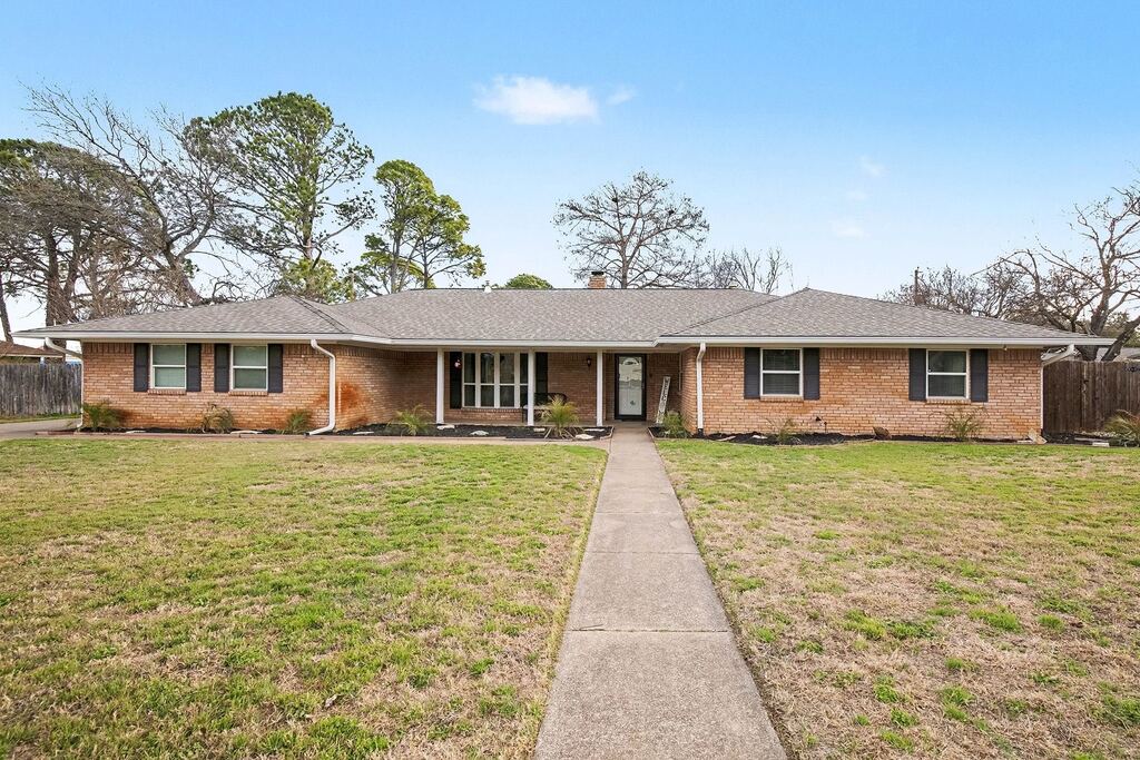 1603 Miller Court, Pantego, TX 76013 — photo 1