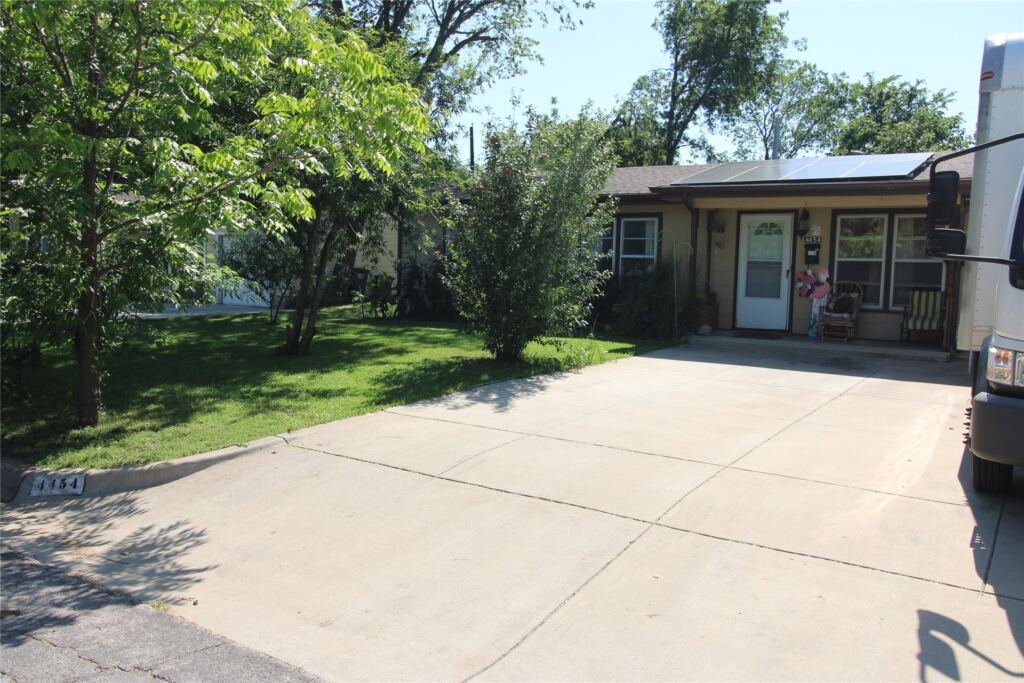 4454 Pleasant Street, Fort Worth, TX 76115 — photo 1
