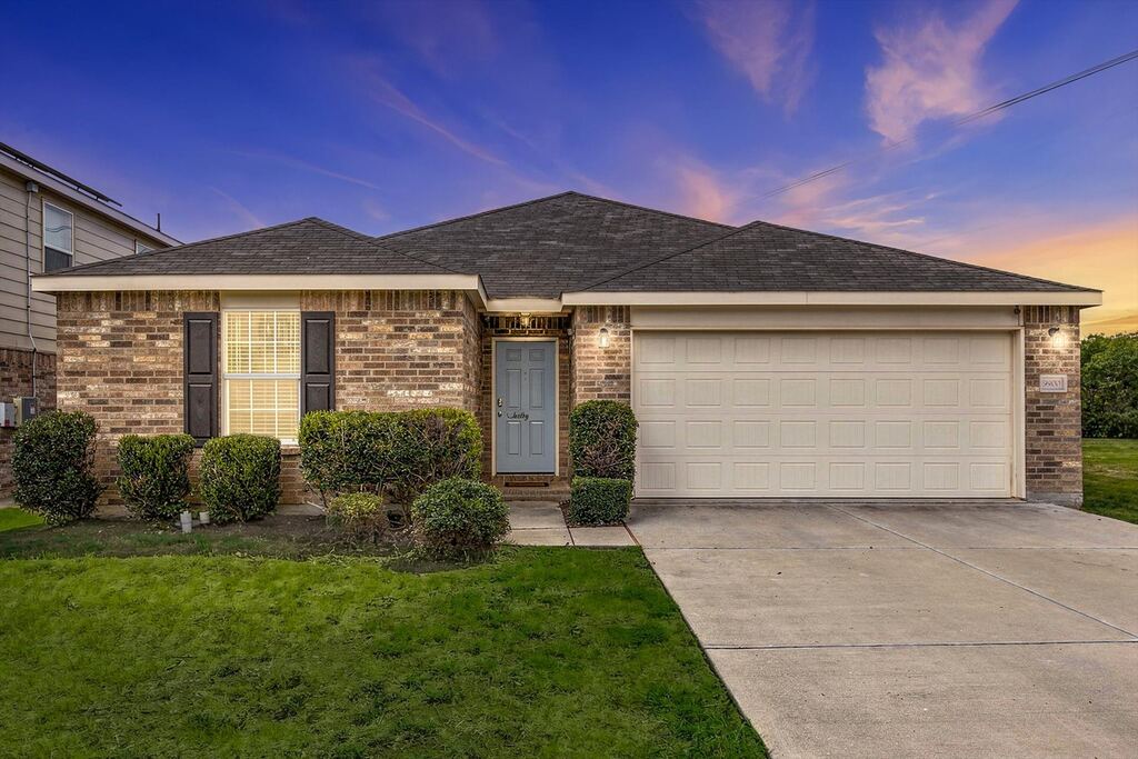 9900 Amosite Drive, Fort Worth, TX 76131 — photo 1