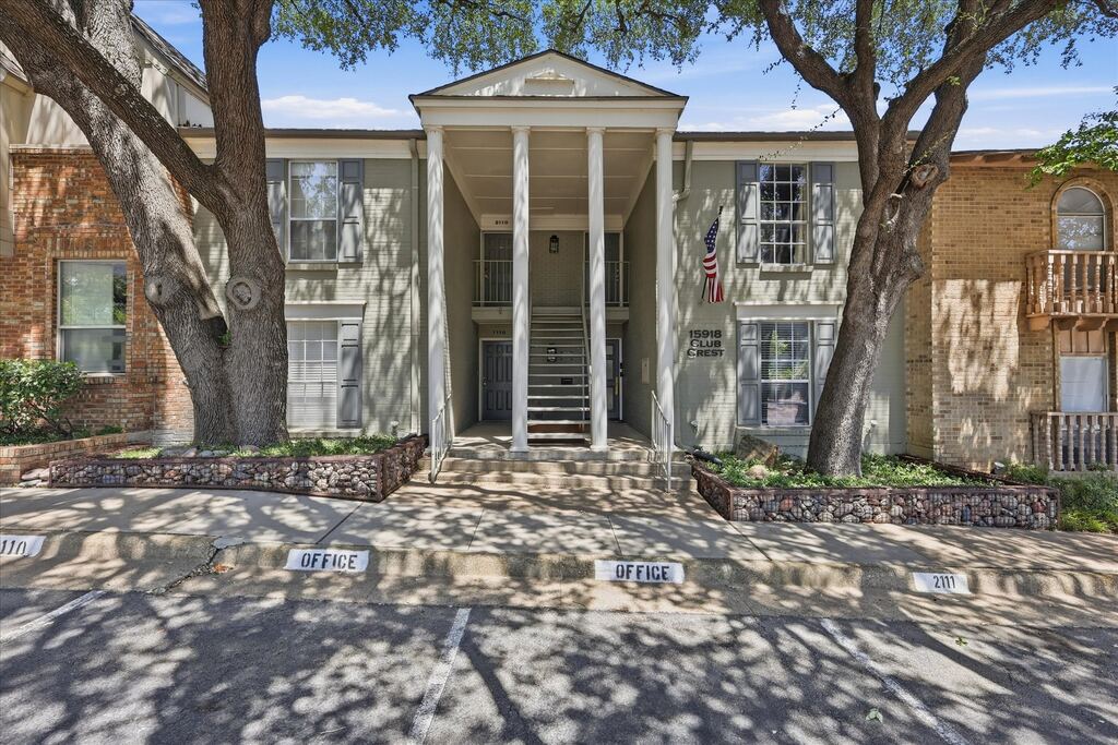 15918 Club Crest Drive 2111, Dallas, TX 75248 — photo 1