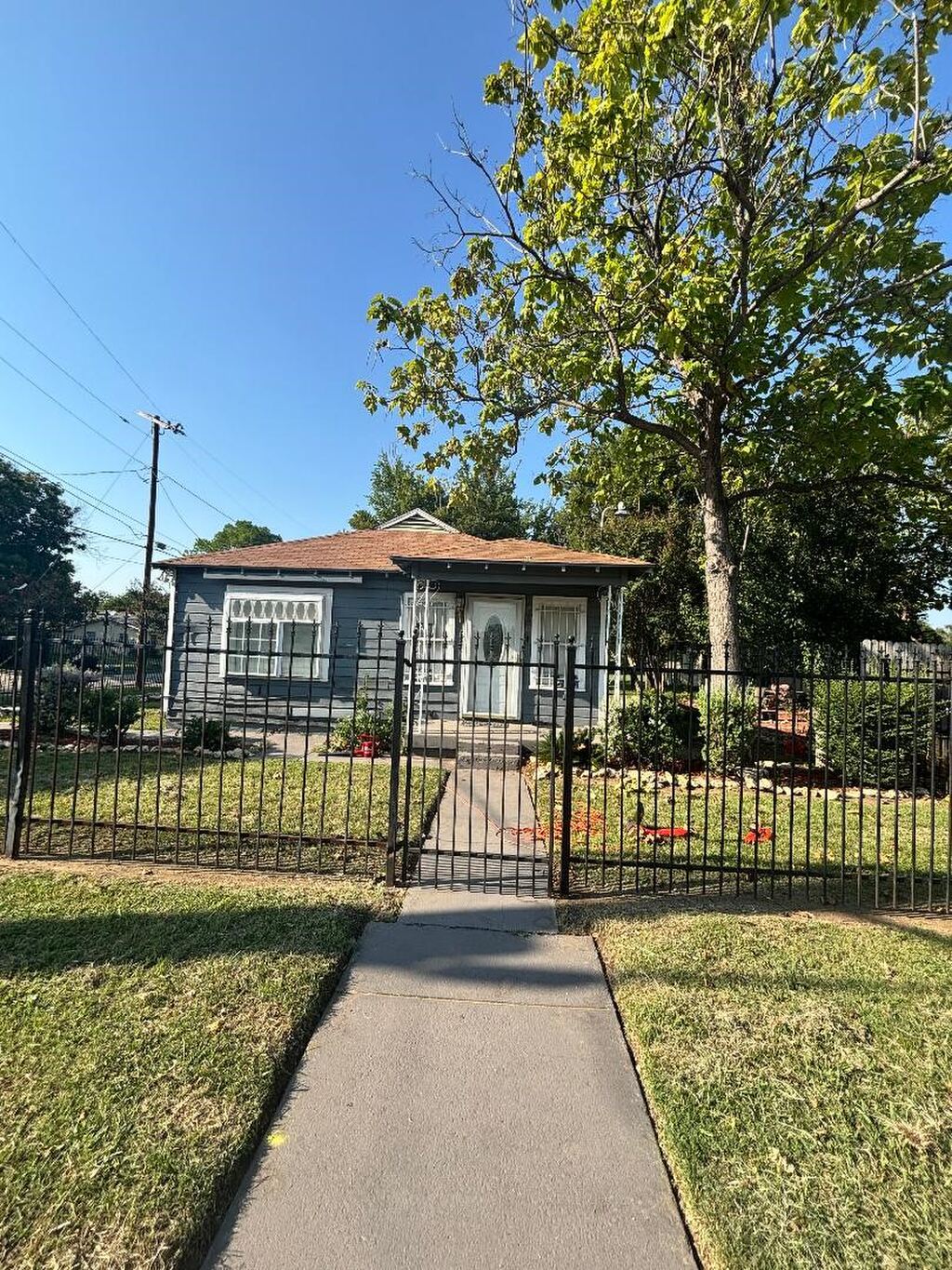 3801 E Berry Street, Fort Worth, TX 76105 — photo 1