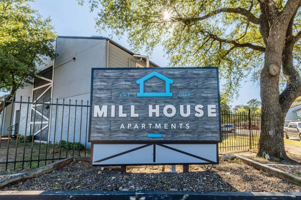 4302 Woodhollow Drive 254, Dallas, TX 75237 — photo 1