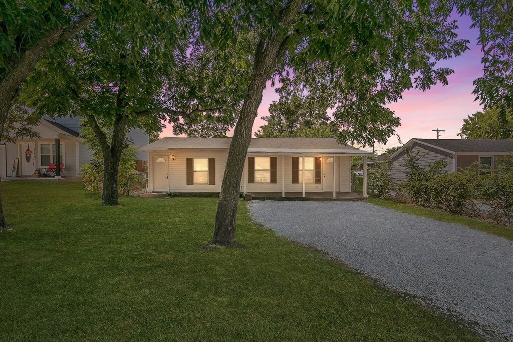 5729 Wellesley Avenue, Fort Worth, TX 76107 — photo 1
