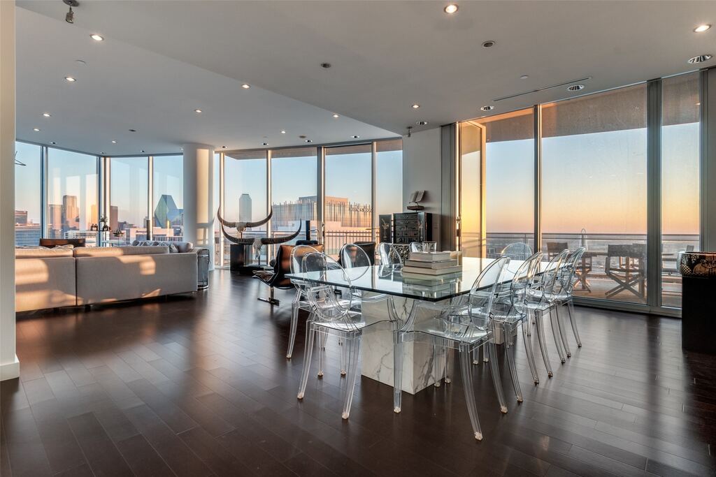 2900 Mckinnon Street 2701, Dallas, TX 75201 — photo 1