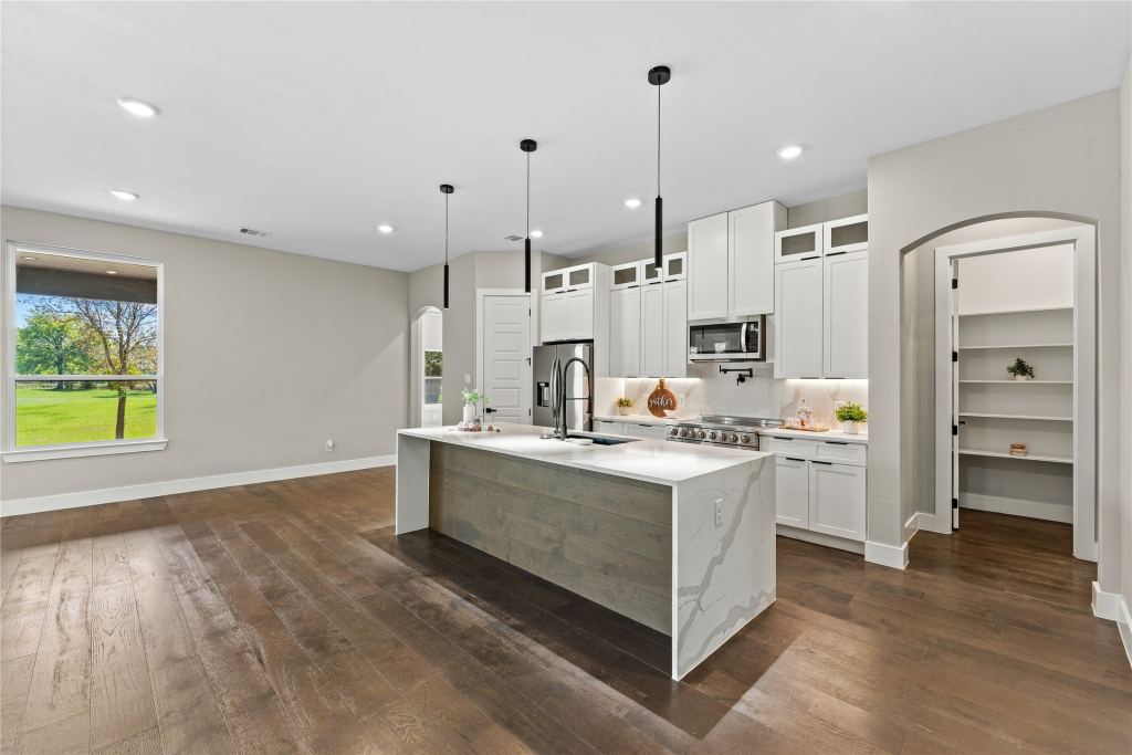 38093 Misty Ridge Drive, Whitney, TX 76692 — photo 1