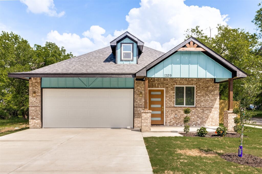 1329 Arizona Avenue, Fort Worth, TX 76104 — photo 1