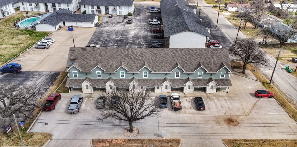 555 S Lillian Street, Stephenville, TX 76401 — photo 1