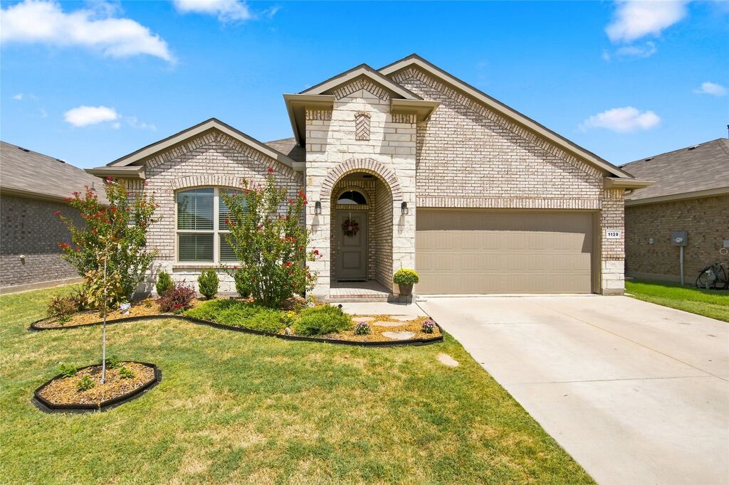 1129 Blackhorse Trail, Fort Worth, TX 76247 — photo 1