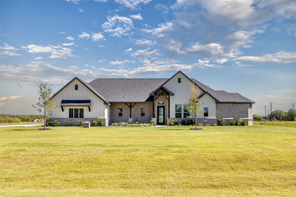 104 Prairie Winds Drive