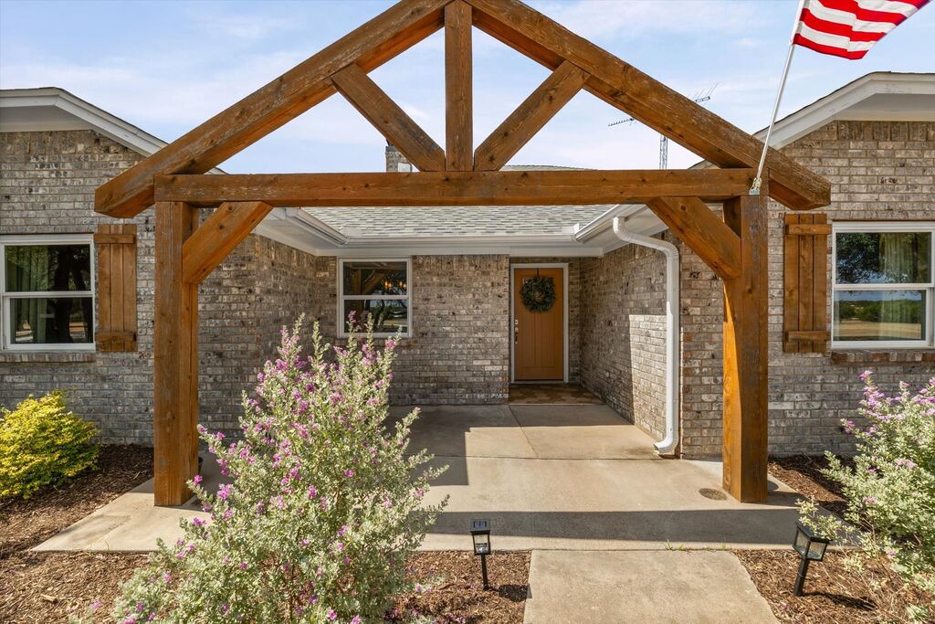 314 Bend Of The Bosque Road, China Spring, TX 76633 — photo 1