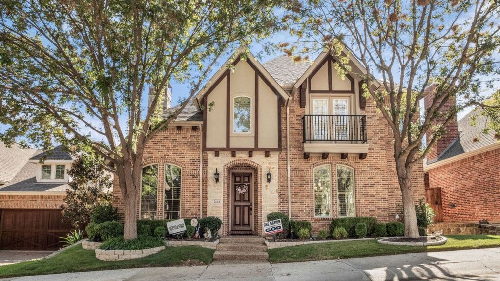 2608 Sir Wade Way