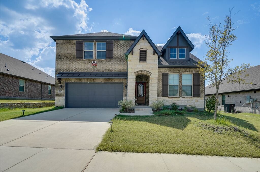 707 Gatecrest Drive