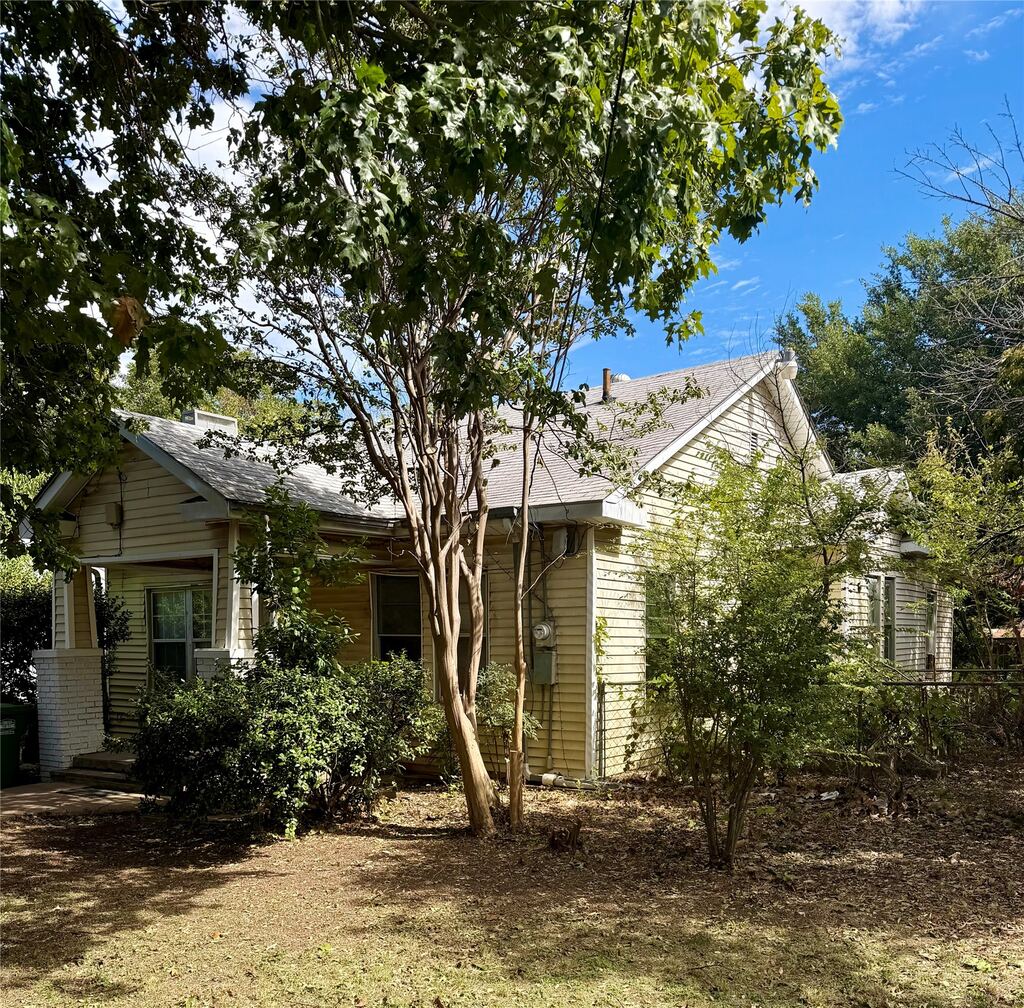 910 S Gilpin Avenue, Cockrell Hill, TX 75211 — photo 1