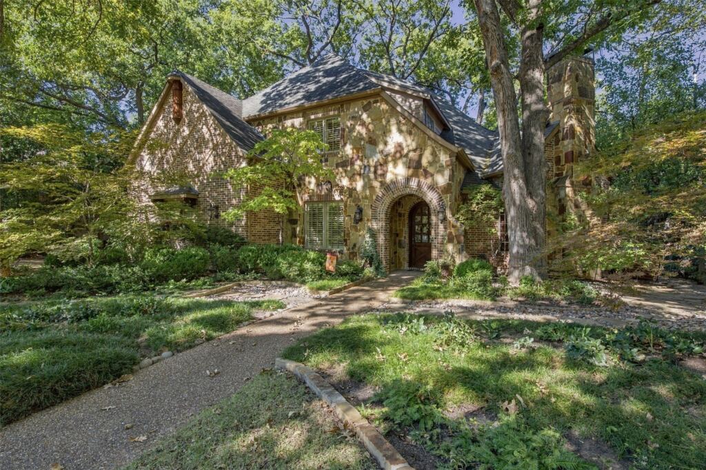2812 Hidden Forest Drive
