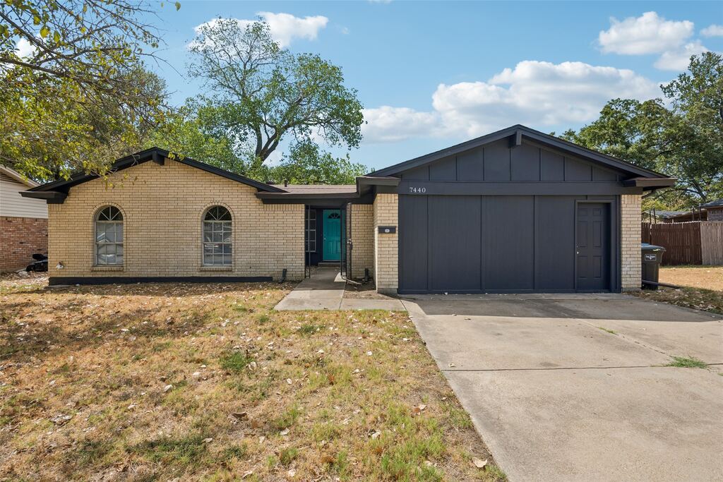 7440 Beckwood Drive, Fort Worth, TX 76112 — photo 1