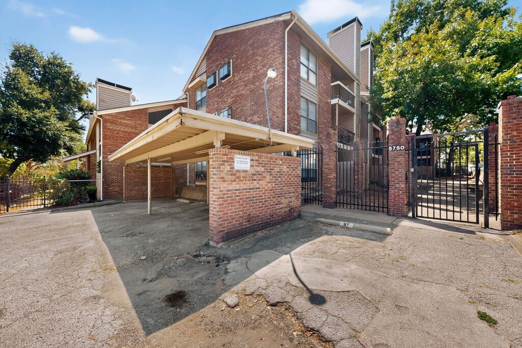 5750 Phoenix Drive 6, Dallas, TX 75231 — photo 1