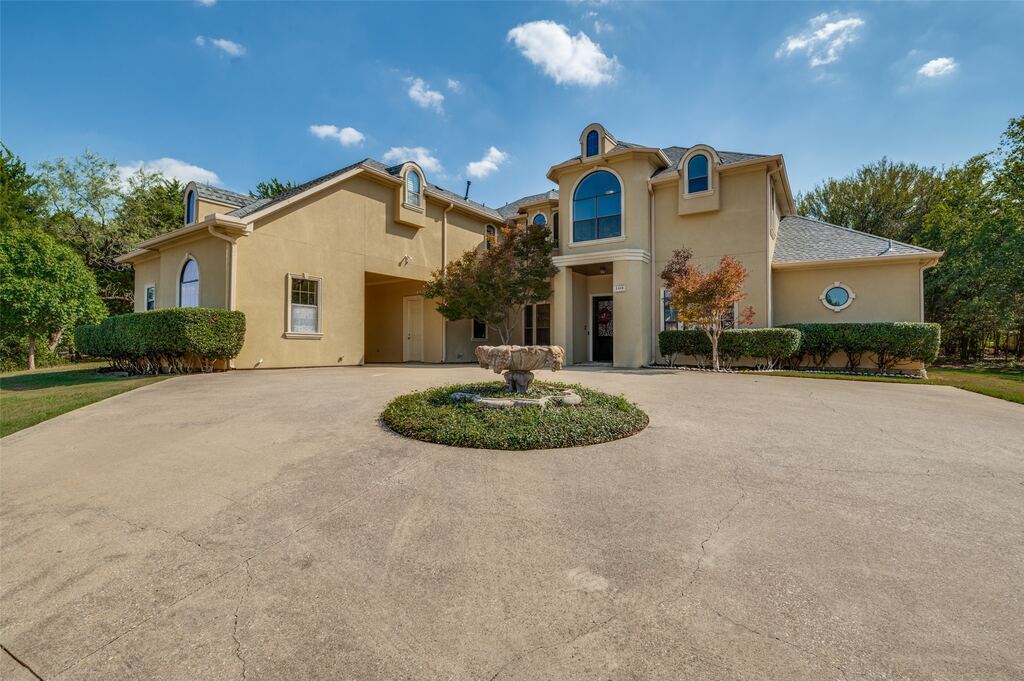 2418 Amberleaf Court