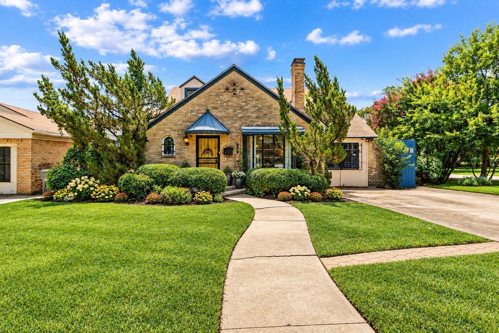 1902 Norfolk Avenue, Dallas, TX 75203 — photo 1