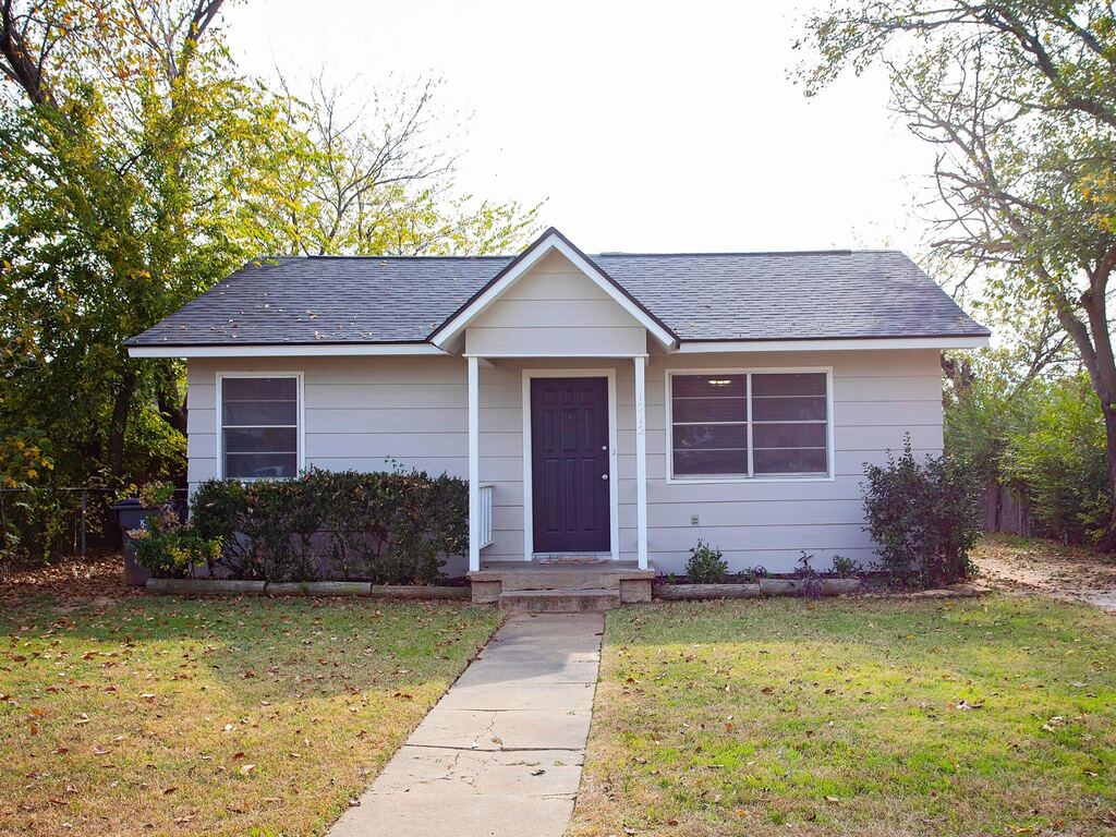 1212 3rd Street, Graham, TX 76450 — photo 1