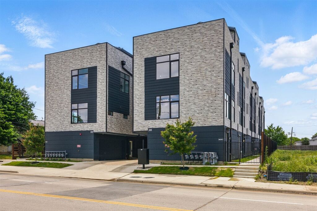 430 E 8th, Dallas, TX 75203 — photo 1