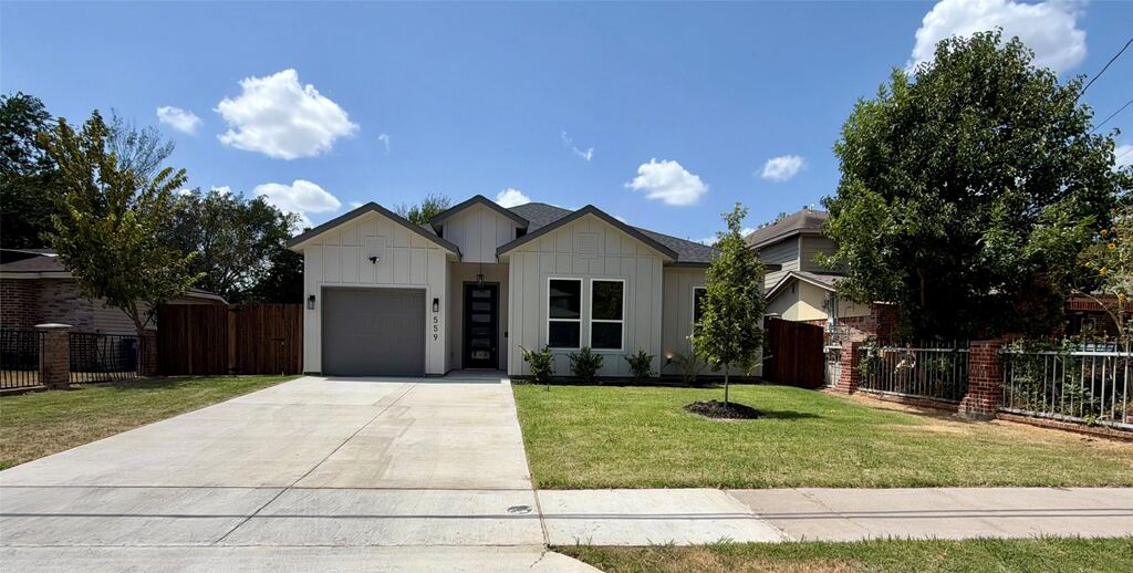 559 Pleasant Vista Drive, Dallas, TX 75217 — photo 1