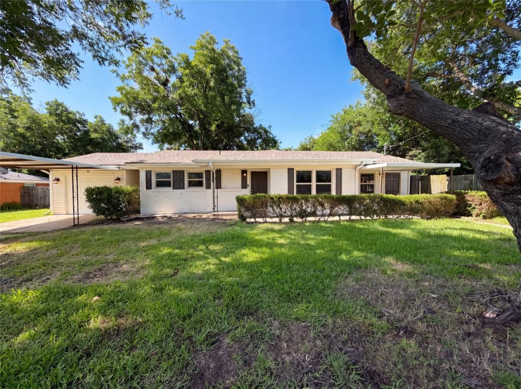 402 Childers Avenue, Benbrook, TX 76126 — photo 1