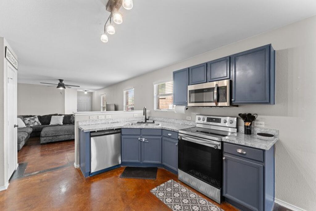 6724 Meadow Way Lane, Fort Worth, TX 76179 — photo 1
