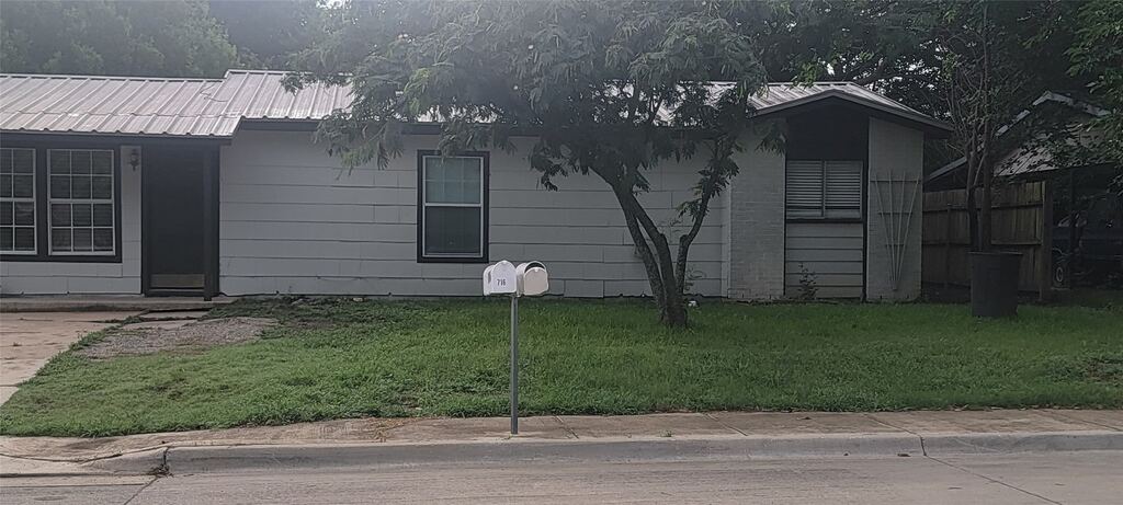716 N Cummings Drive, Alvarado, TX 76009 — photo 1