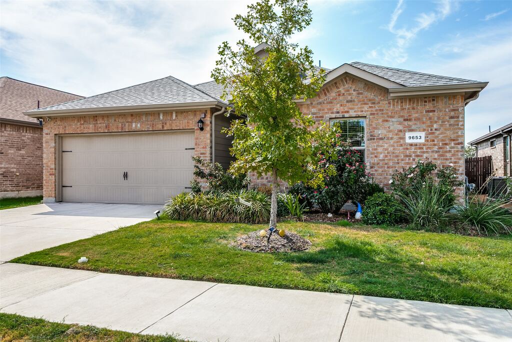 9653 Calhoun Falls Drive, Fort Worth, TX 76108 — photo 1