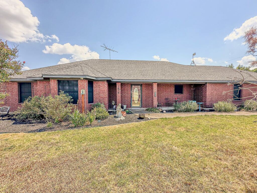 1674 Culpepper Lane, China Spring, TX 76633 — photo 1