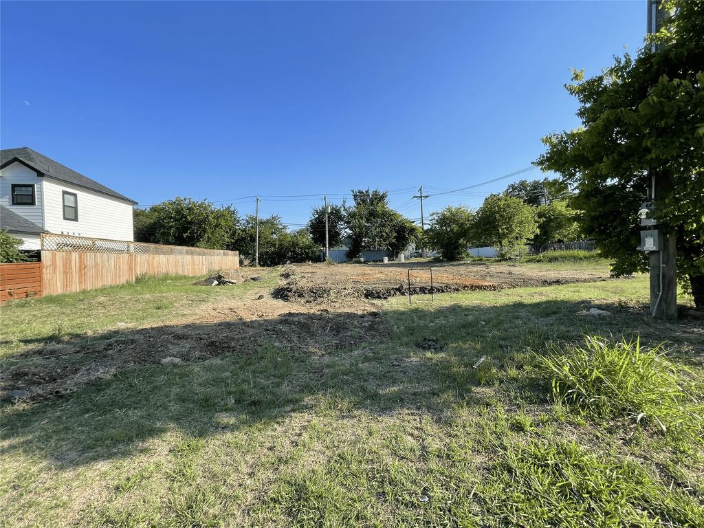 1400 E Morphy Street, Fort Worth, TX 76104 — photo 1