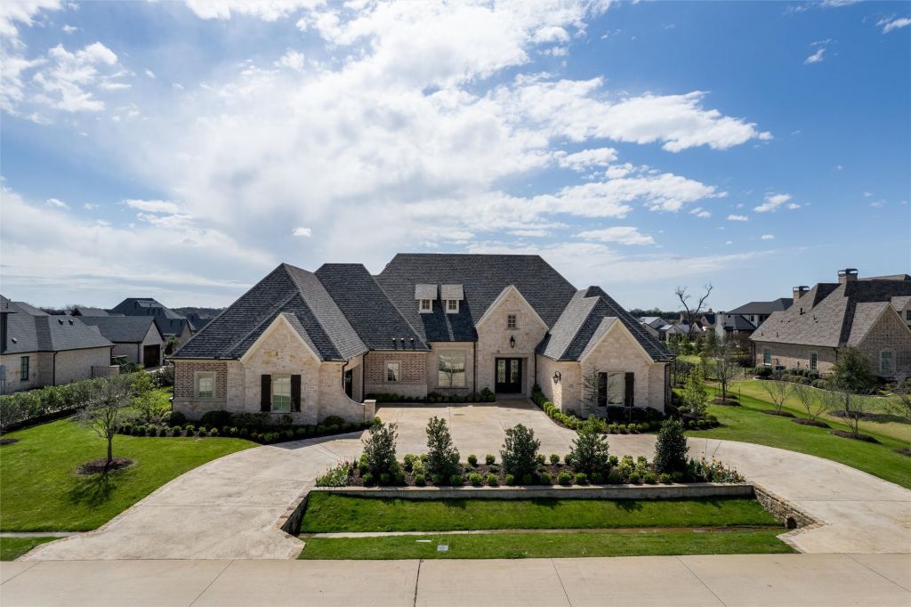 658 Louise Drive, Fairview, TX 75069 — photo 1