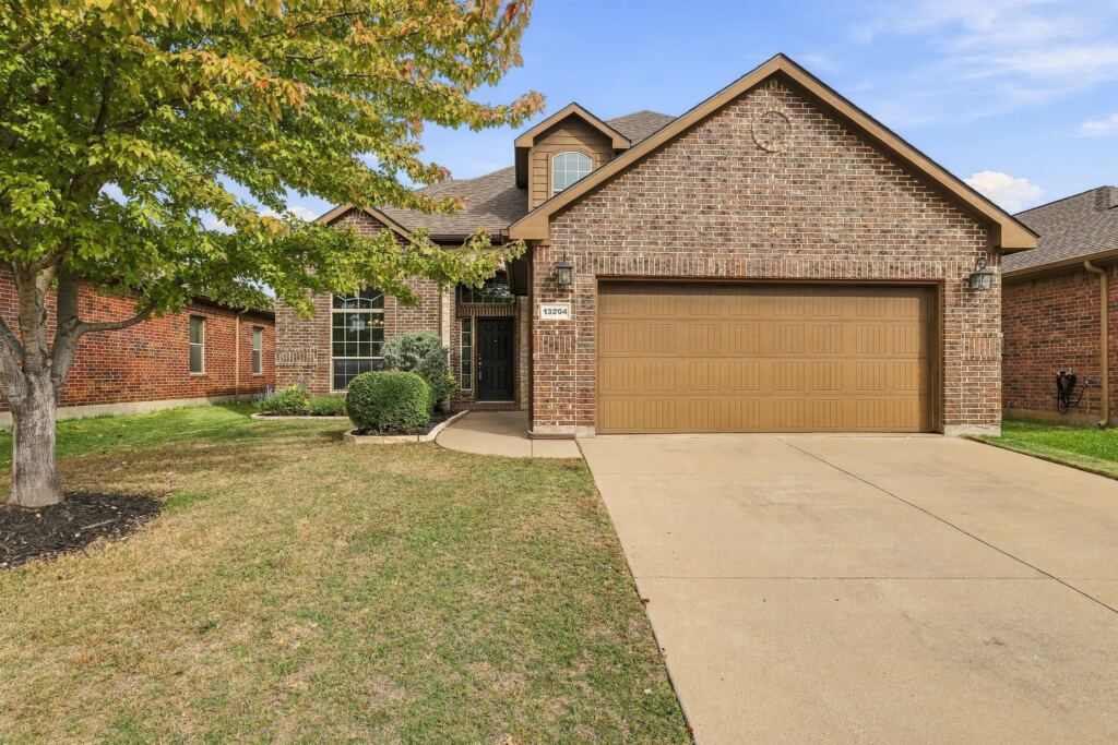 13204 Larks View Point