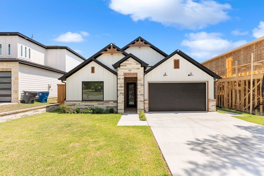 1334 E Kiest Boulevard, Dallas, TX 75216 — photo 1