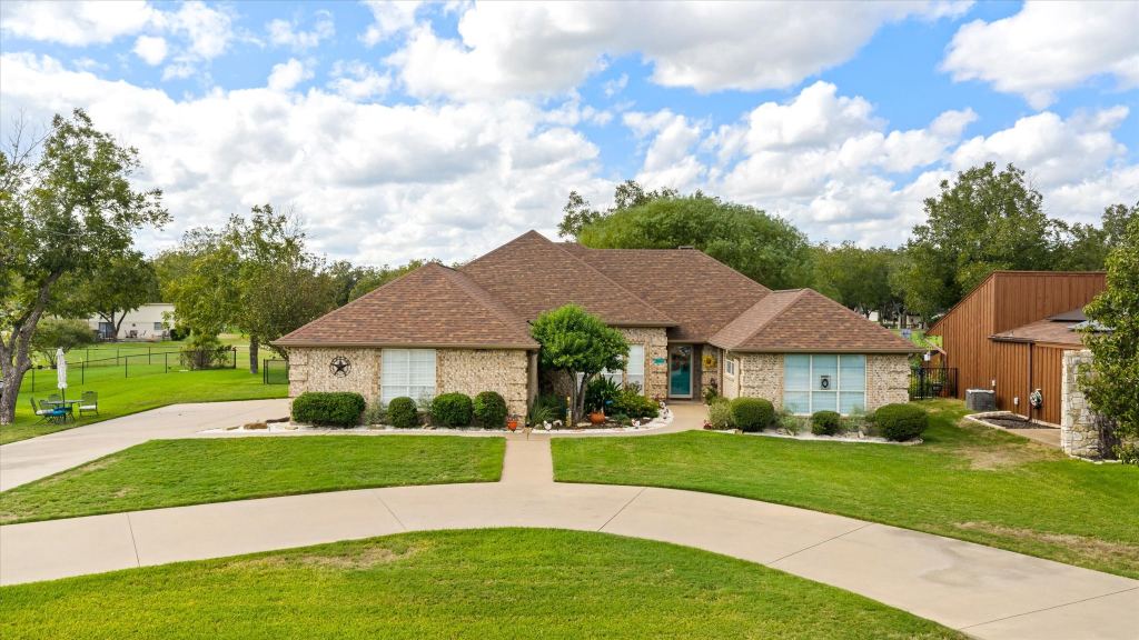 9004 Woodlawn Drive