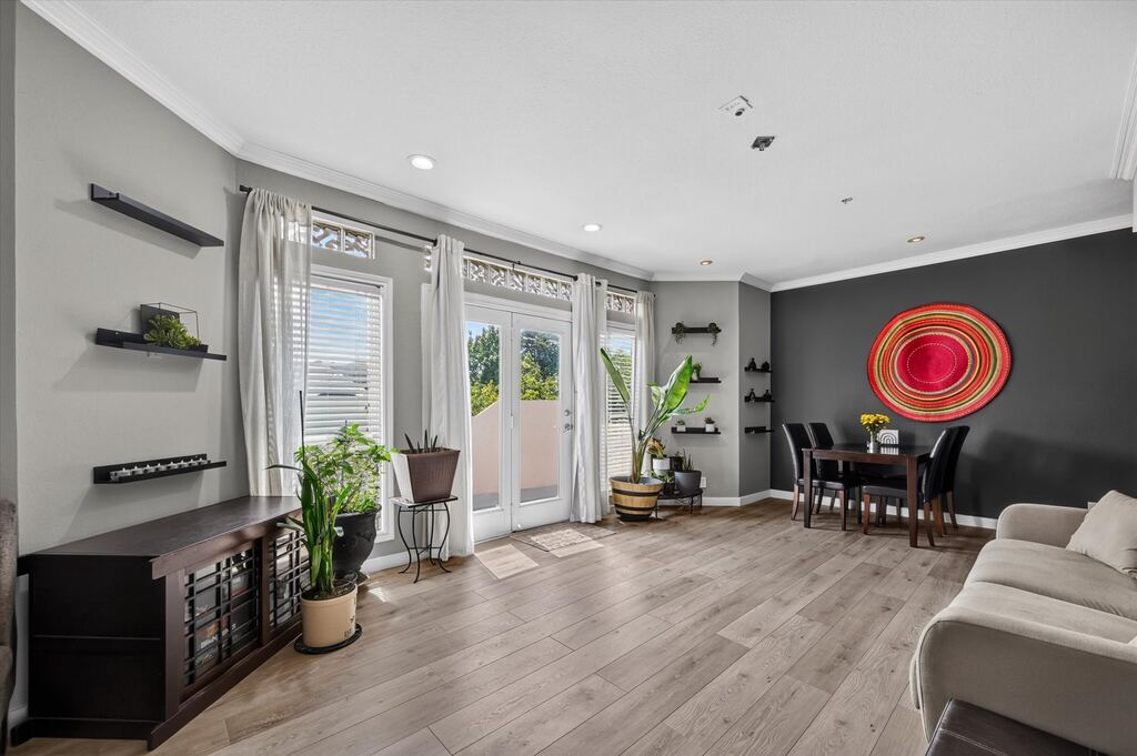 4040 Avondale Avenue 309, Dallas, TX 75219 — photo 1