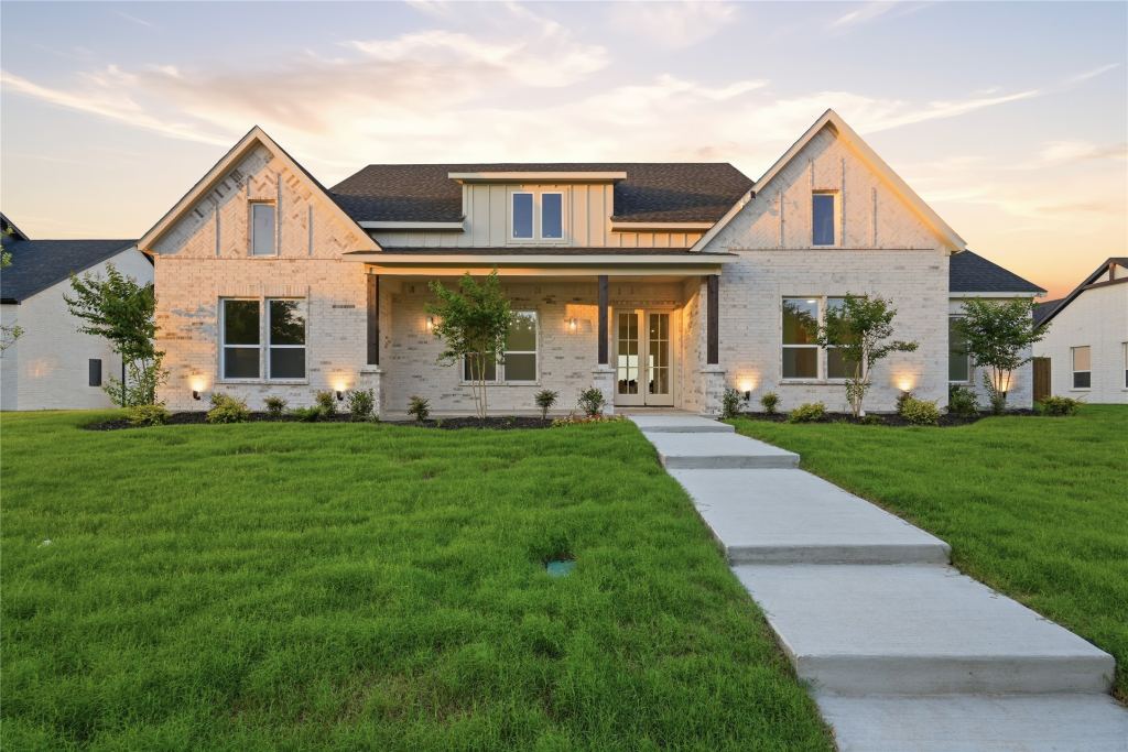 1004 Devonshire Drive N