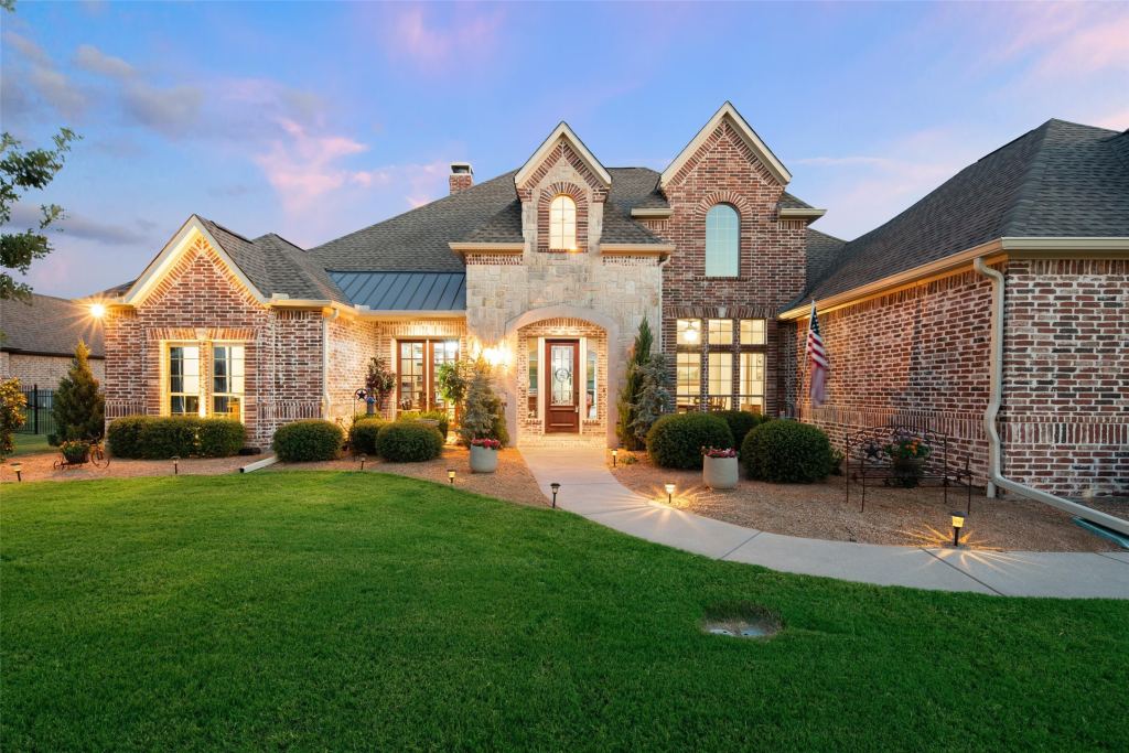 2000 Fair Oaks Lane
