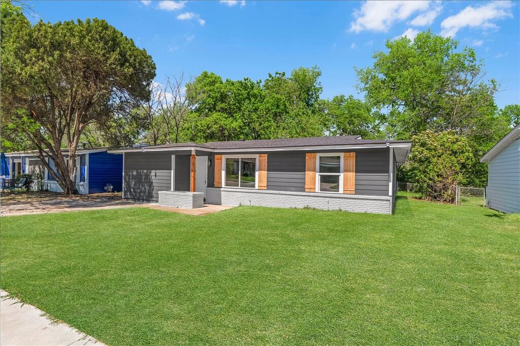 4505 Quails Lane, Fort Worth, TX 76119 — photo 1