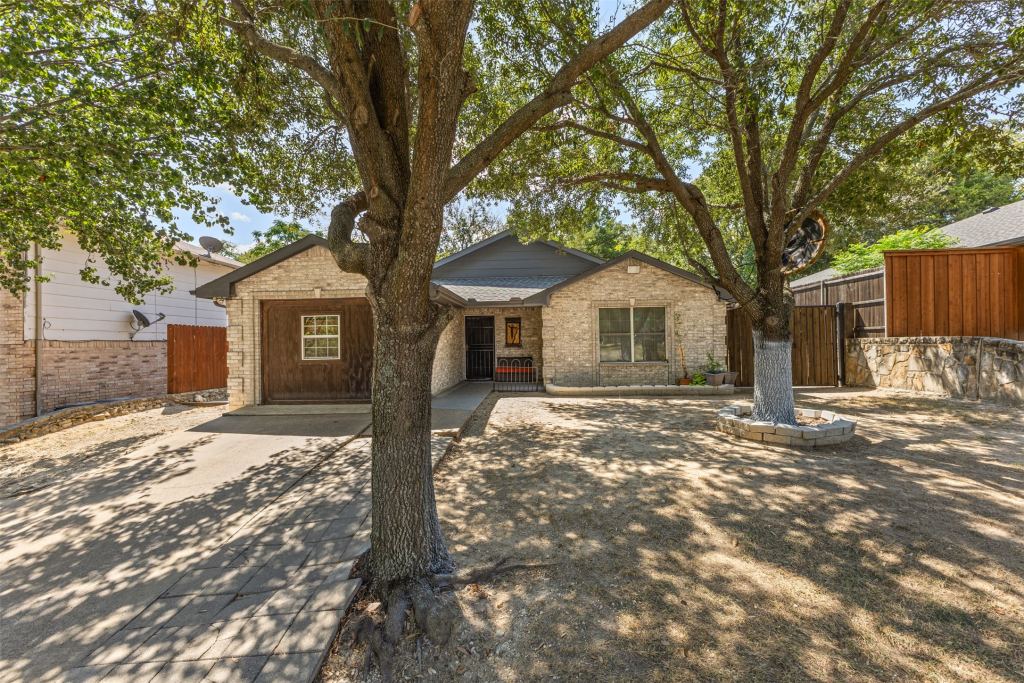 4012 Whitby Avenue, Dallas, TX 75237 — photo 1