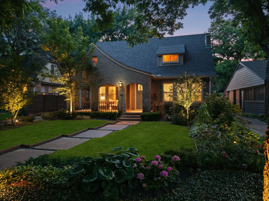 1119 N Winnetka Avenue, Dallas, TX 75208 — photo 1