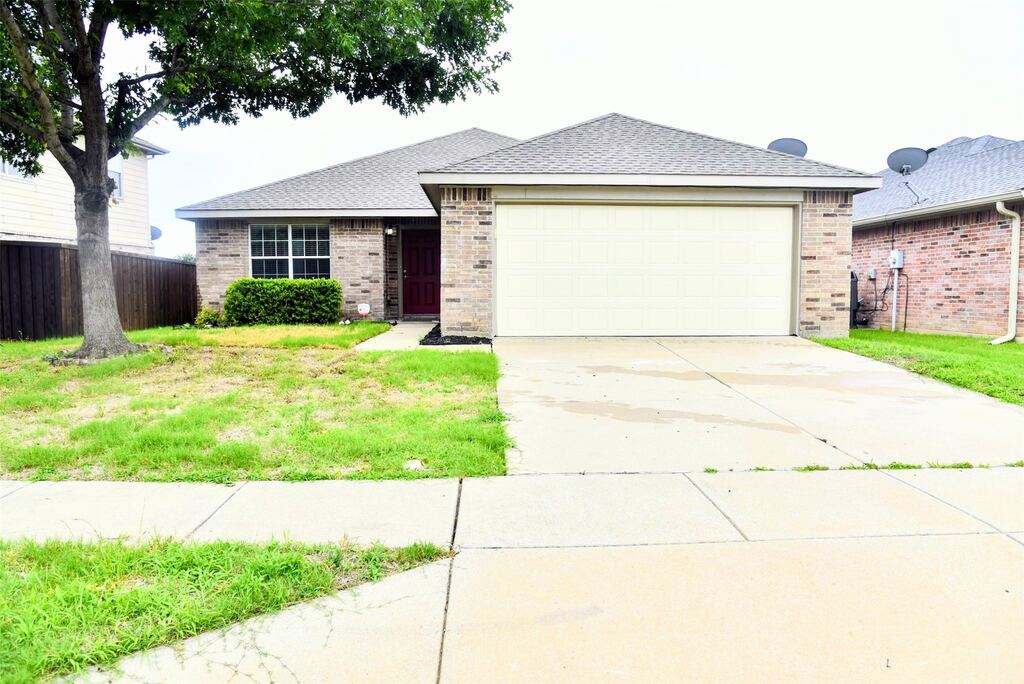 5760 Mountain Stream Trail, Fort Worth, TX 76244 — photo 1