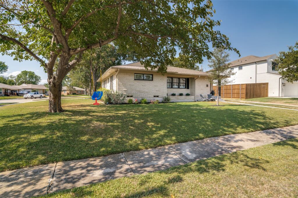 9005 Livenshire Drive, Dallas, TX 75238 — photo 1