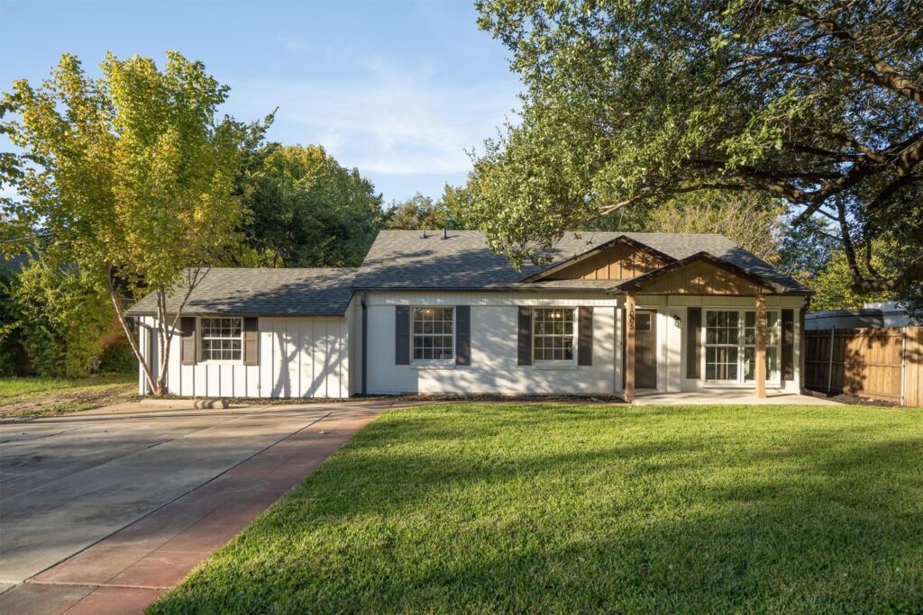 1005 Sierra Drive