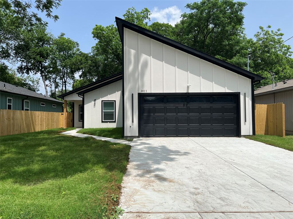 2811 Silkwood Street, Dallas, TX 75215 — photo 1