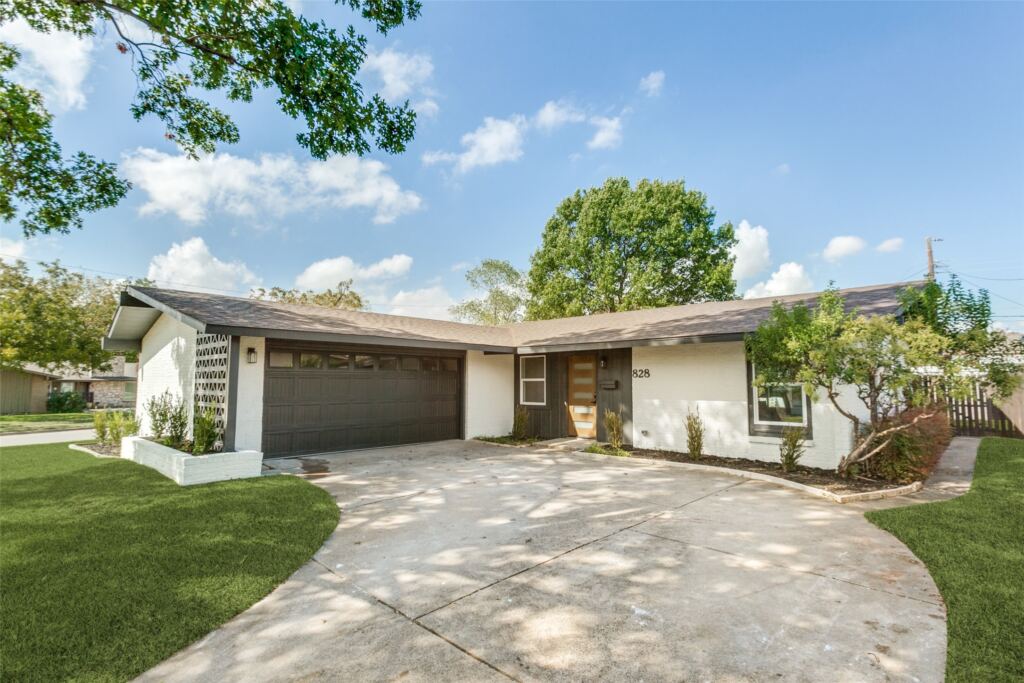 828 Melrose Drive