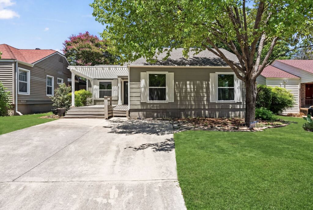 4220 Donnelly Avenue, Fort Worth, TX 76107 — photo 1