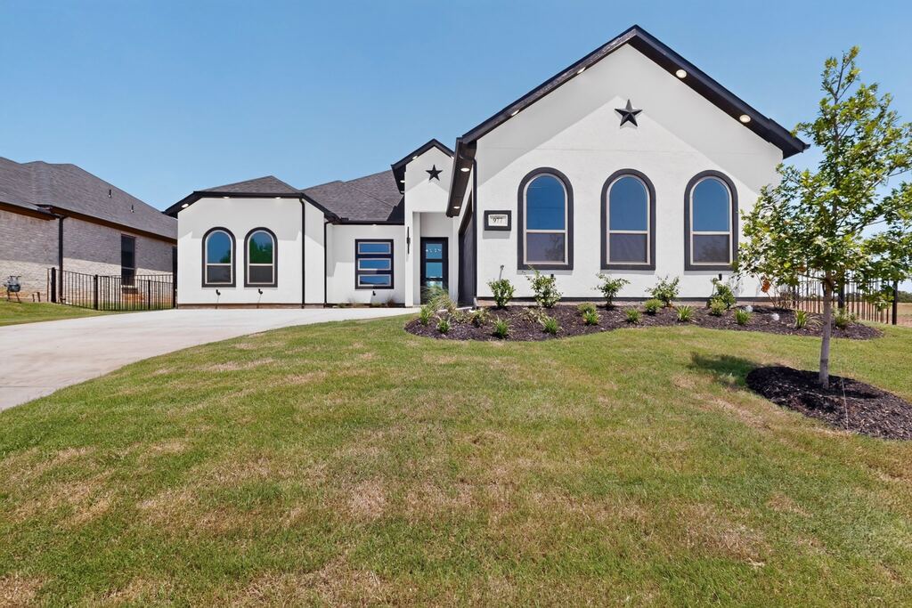 977 Bandon Dunes Drive, Fort Worth, TX 76028 — photo 1